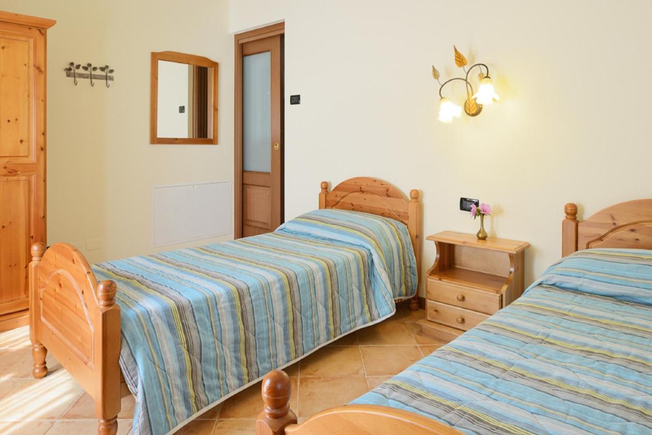 Bed And Breakfast Montino Cene Room photo
